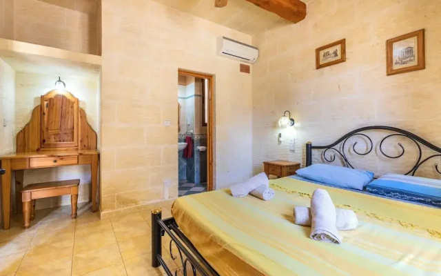Villa Ta Debora Sleeps 7 With Pool