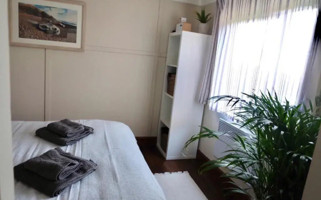 1 Bed Cabin - Sleeps 2 - 15 Mins From Lyme Regis