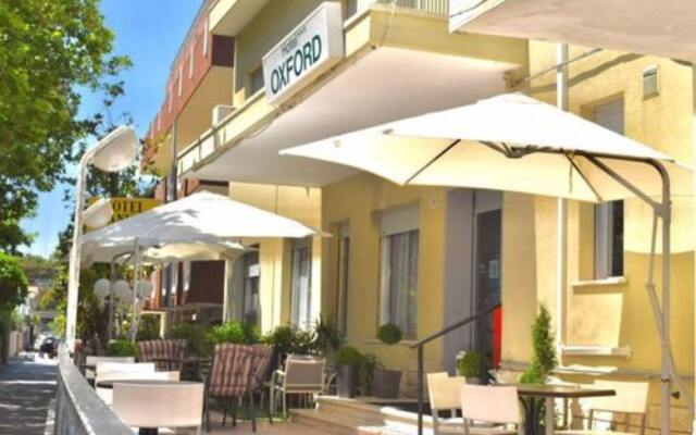 Oxford Hotel Римини вид на фасад