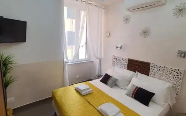Ari Guest House