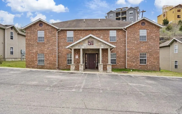 Country Farmhouse - Best of Branson!