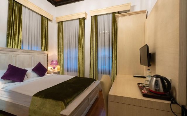 Cedrus Hotel