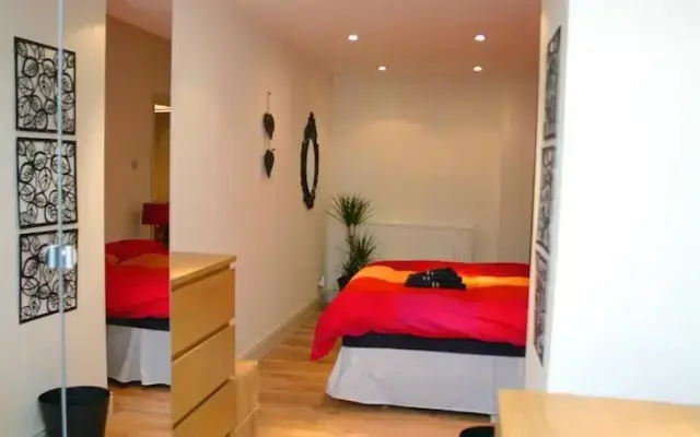 Holland Road Apartment