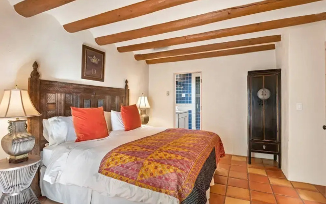 Casa Siempre Mayo - Railyard Gem, Walk to Plaza