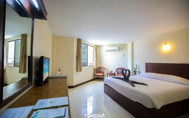 Twin Palms Suites and Residence Pattaya