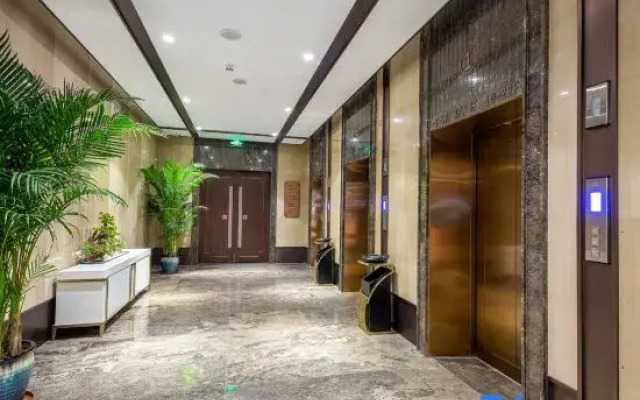 Rezen Hotel