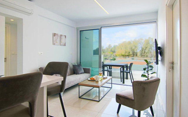 Phaedrus Living - Seaside Executive Flat Harbour 204