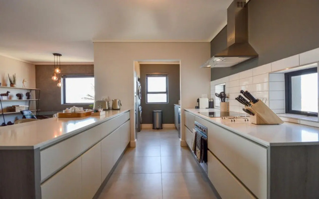 Waters Edge Luxury Apartments