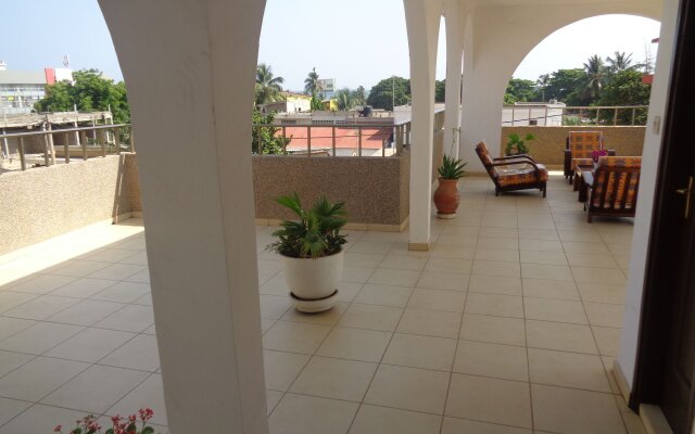 Rosalie's Apparts in Lome, Togo from 71$, photos, reviews - zenhotels.com hotel front