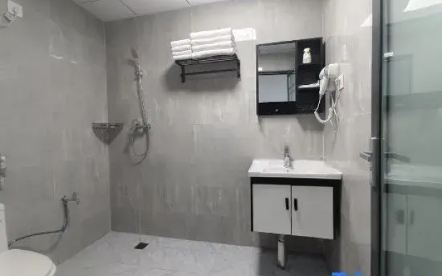 Korla Longzeyuan Hotel