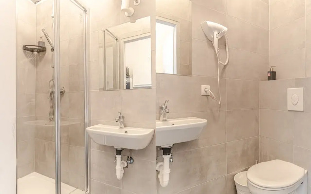 Cozy 1BR Apt Near Schoepfwerk Long Stay