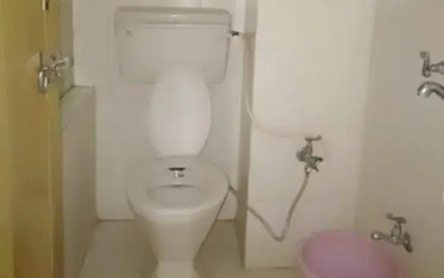 POP 83450 Hotel K Kalpana Railway Station