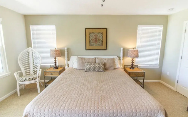 Avery's Ocean Breeze by Distinctive Beach Rentals