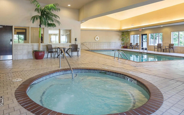 Simmons Suites