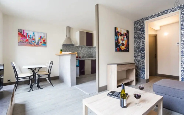 Bright Renovated Parisian Apartment