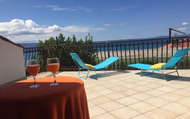 Big 4-bedroom apartment Perica, Podstrana