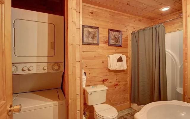 Hillside Haven 1 Bedroom 1 Bathroom Cabin