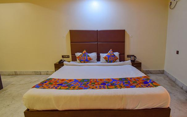 Fabhotel Red Rose