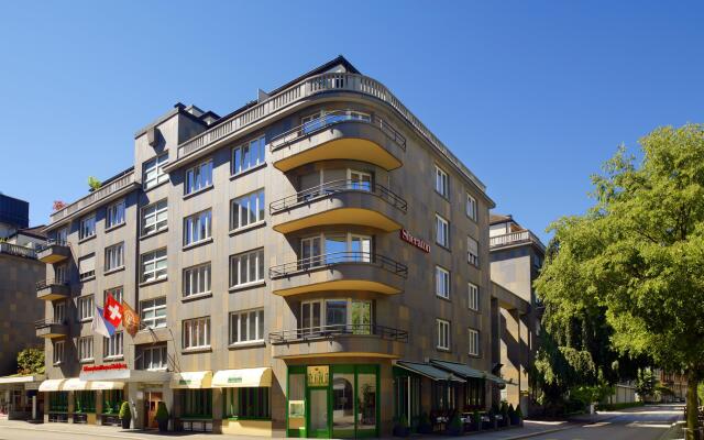 Отель Sheraton Zürich Neues Schloss Hotel Швейцария, Цюрих - отзывы, цены и фото номеров - забронировать отель Sheraton Zürich Neues Schloss Hotel онлайн вид на фасад
