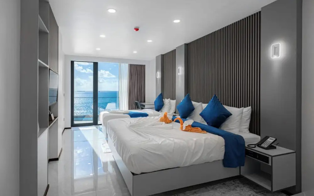 iCom Blue Sea View