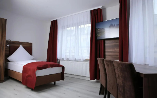 The sQuare Hotel