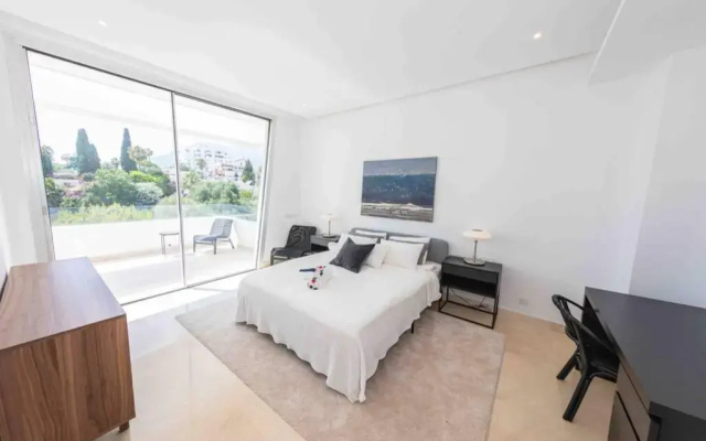 New Top Townhouse With Private Pool/4Bdr/3.5Bath