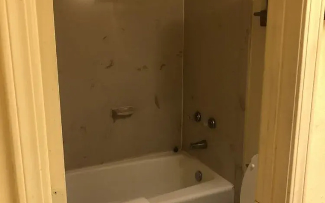 Americas Best Value Inn & Suites