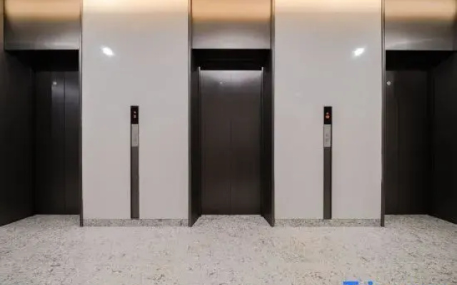 Yunding Executive Apartment (Shenzhen Nanshan Subway Station Coast City)