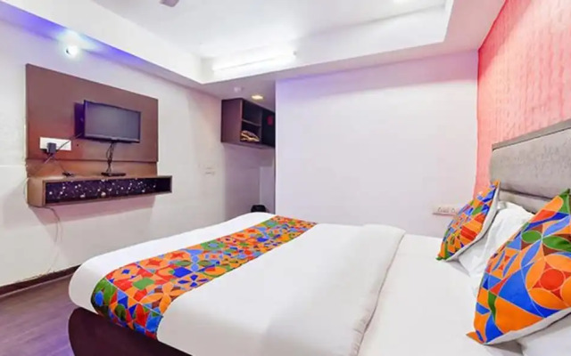 Fabhotel Blue Moon I