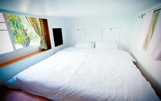 Hug Bed and Breakfast