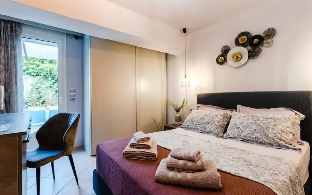 Urban Living Minicasa Nomad - Kalamata s Hideaway