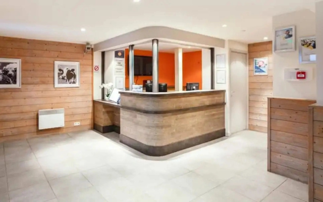 1 Bedroom Apartment + Sleeping Area for 6 People