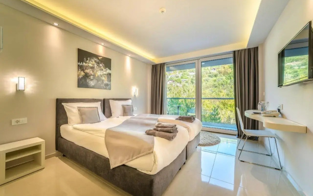 Laki Hotel	