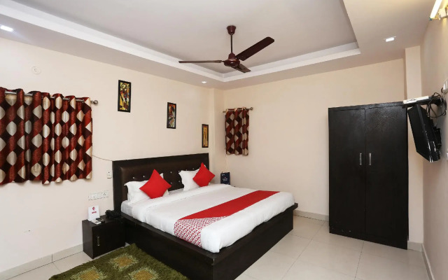 OYO 22078 Hotel Grand