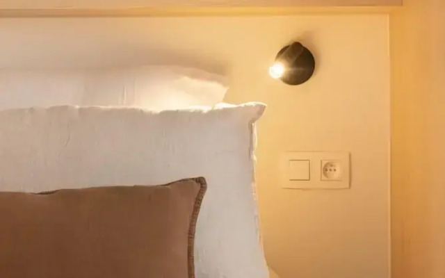 Stunning Apartment on top Location With Parking