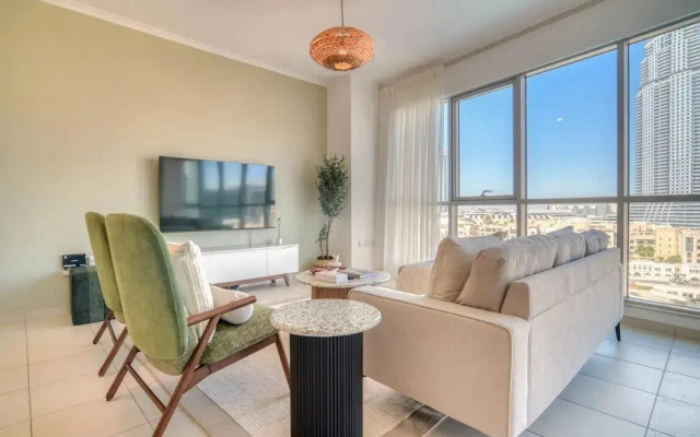 Urban Chic Downtown Apt w Dubai Fountain Views