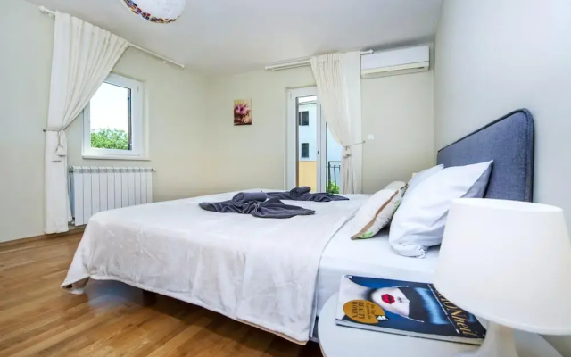 Villa Francesco - Four-bedroom Apartment