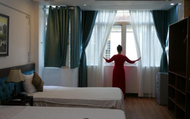 Rising Dragon Estate Hotel
