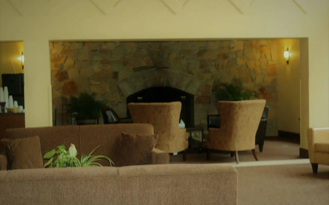 Golden Eagle Lodge