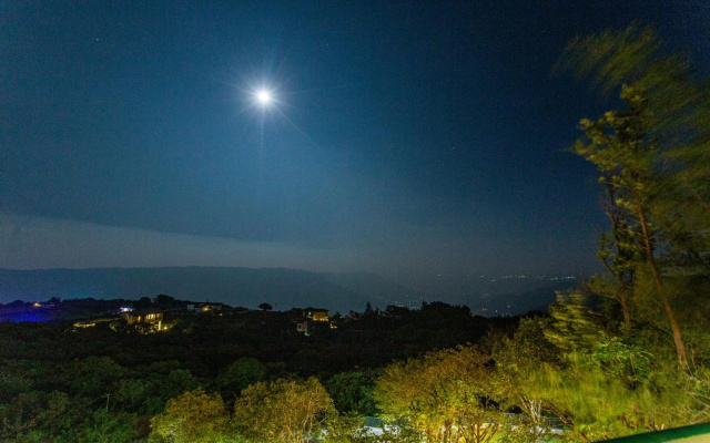 CosmicStays Evergreen Cascade - The Hidden Gem of Mahabaleshwar