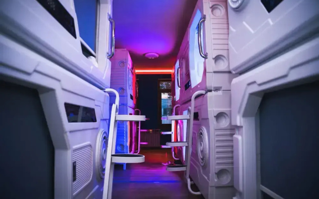 Отель Capsula