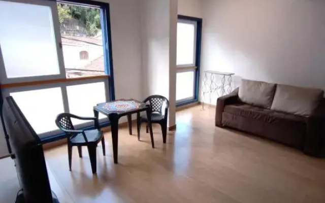 Casa nova com suítes amplas