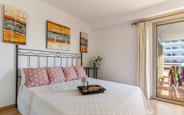 Apartment Roses 16