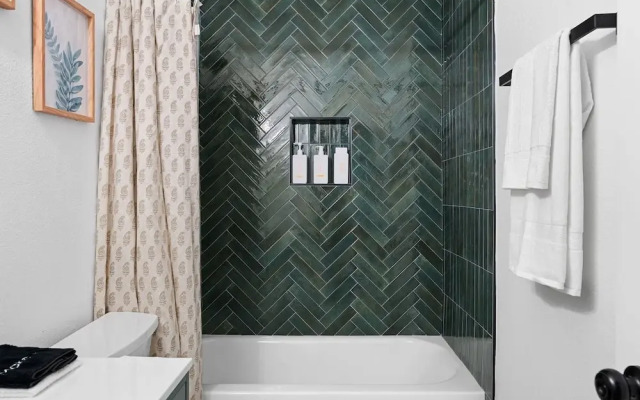 Trendy 3 Bedroom Oasis in Central Austin