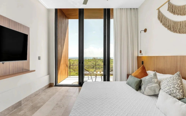 Ixuh Ocean Front 5 Ave Playa del Carmen