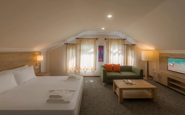 Club Marma Hotel