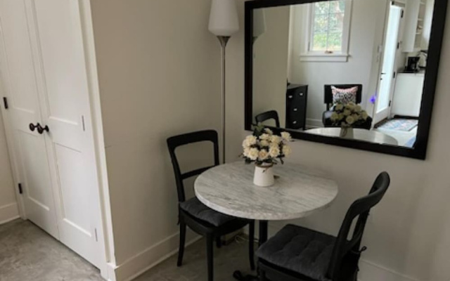 New Luxe Studio Cleveland Park Near Zoo
