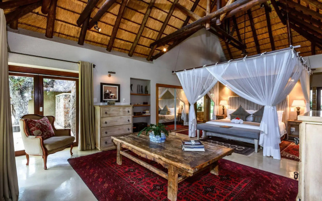 Khaya Ndlovu Manor House
