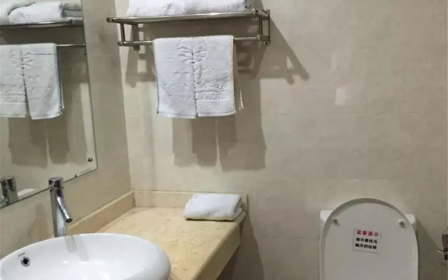Golden Beach Hotel
