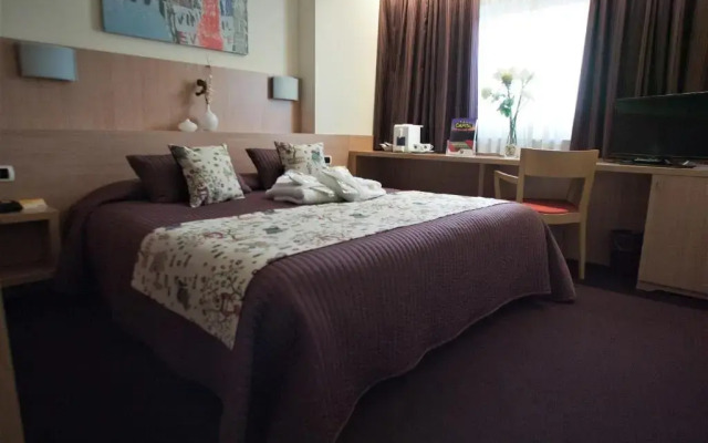 Hotel Capital